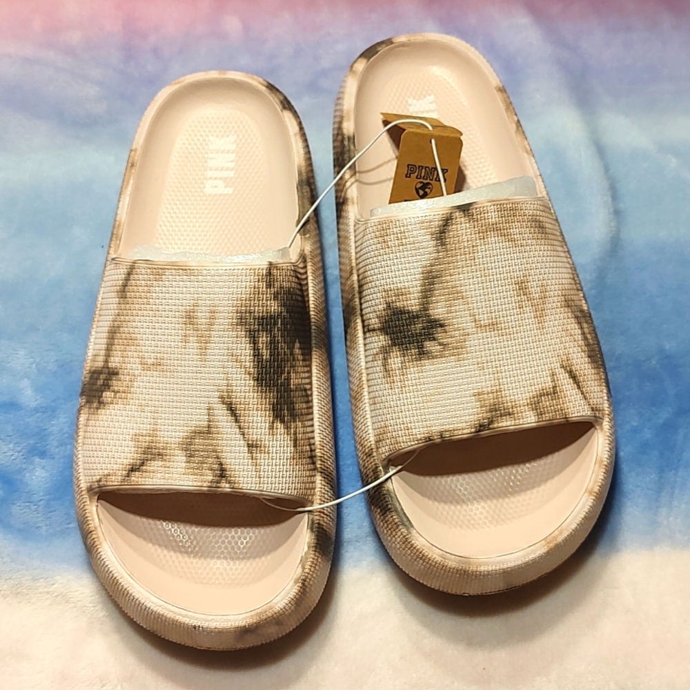 Brand New Victoria Secret Pink Slides❤️